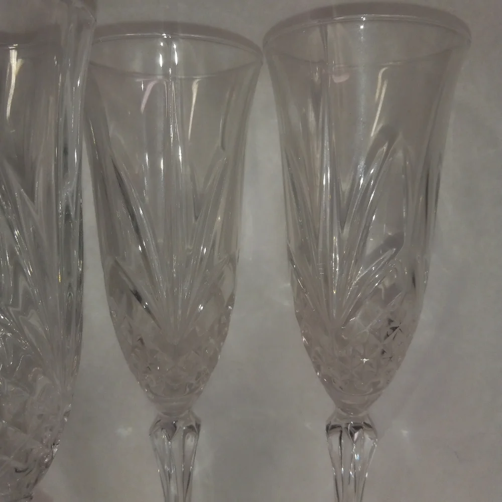 4 Garanti Crista D'Argues Stemed Flute Shaped Genuine Lead Crystal Glasses